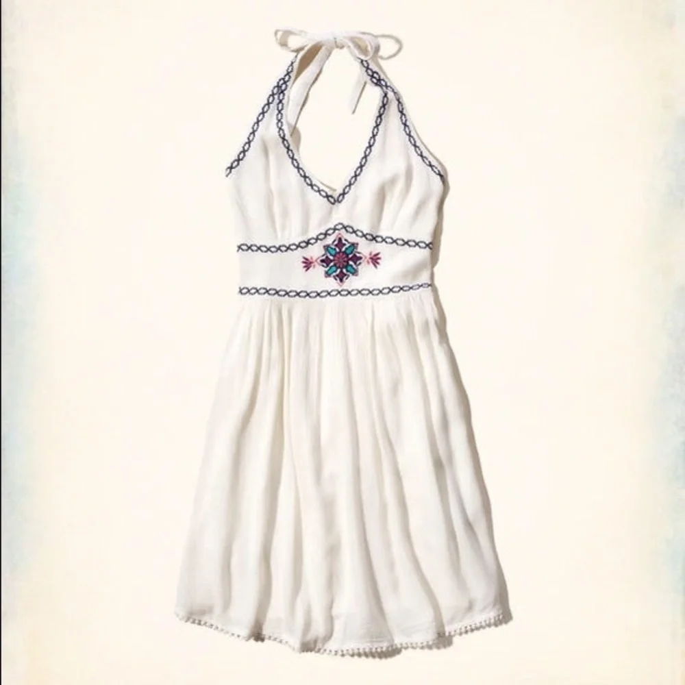 Hollister white embroidered halter dress sz XS